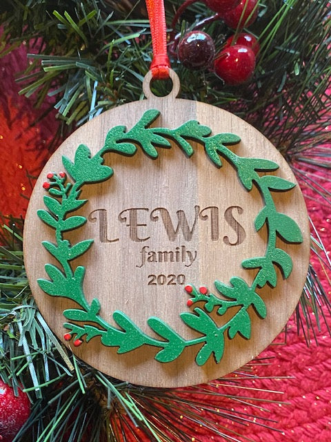 Christmas wreath personalised ornament